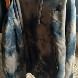 Warm Women's Nike pullover